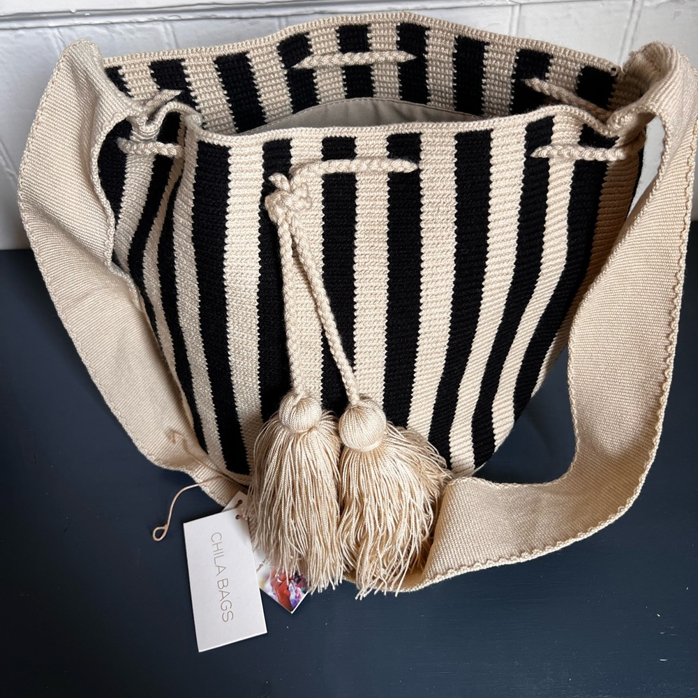 Striped Chila bucket bag hand jwoven in Colombia - NWT